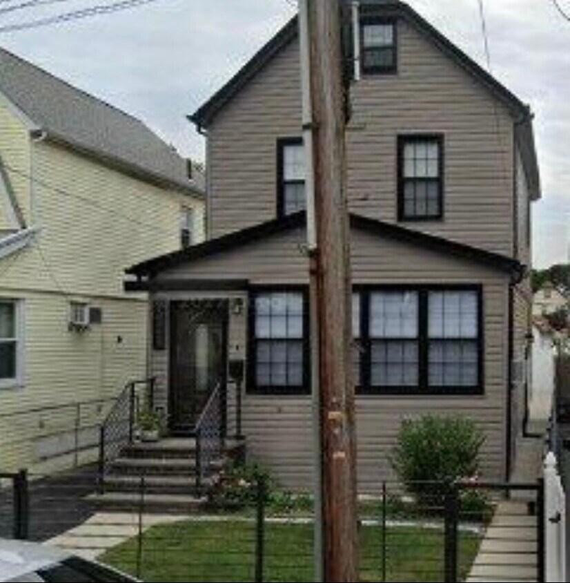 20951 111th Rd Unit House, Queens Village, NY 11429 Apartments in