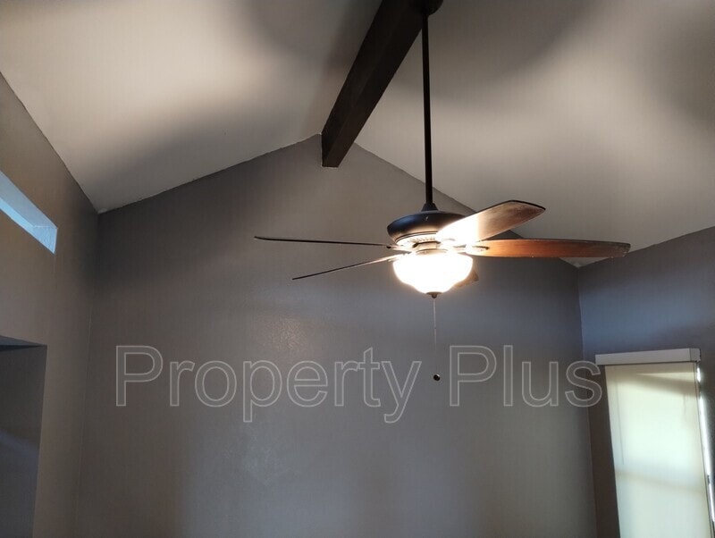 Foto del edificio - 1432 W Emerald Ave