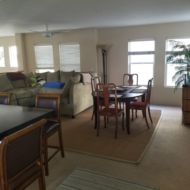 Living and dining area - 10766 Chestnut St