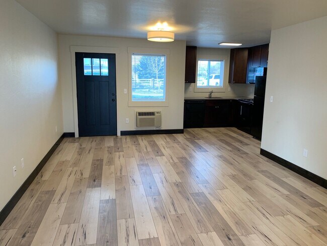 Building Photo - 21 Appleway Dr