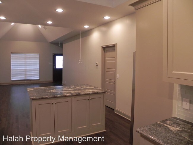 Building Photo - 2 br, 2 bath House - 703 Melton Alley