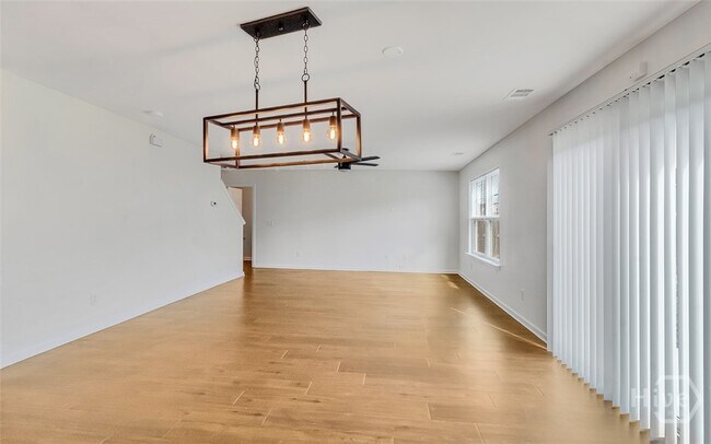 Building Photo - 40 Burnt Oak Rd