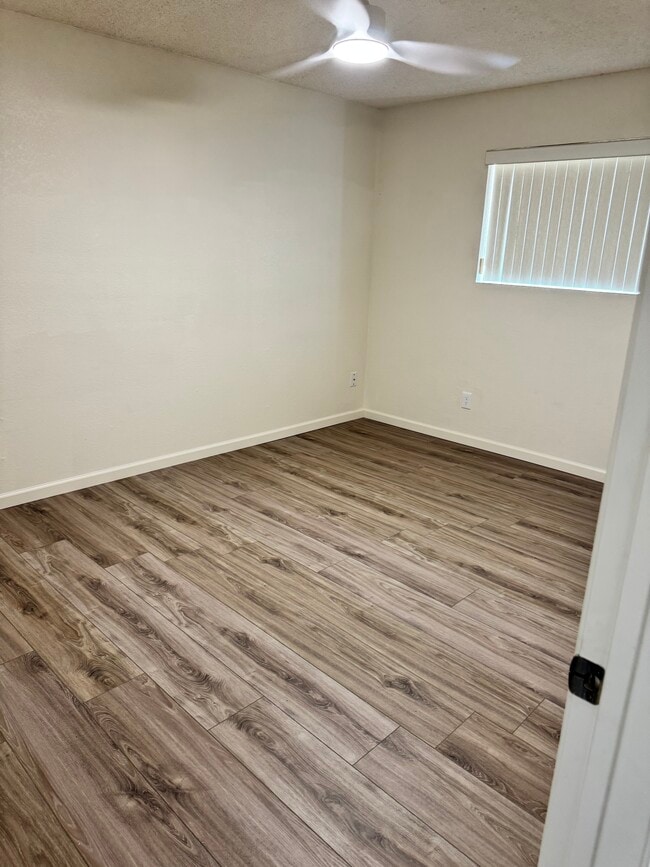 Master bedroom - 10118 N 96th Ave