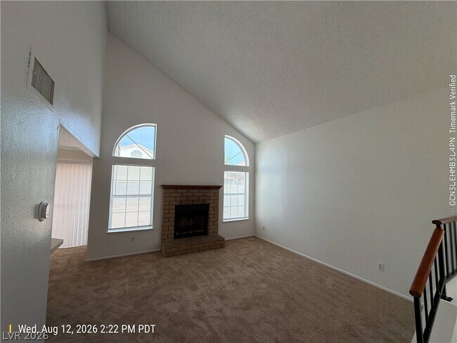 Foto del edificio - 7174 Shadow Crest Dr