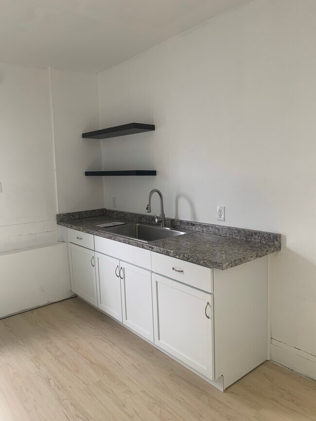 Foto del edificio - 117 Garner Ave