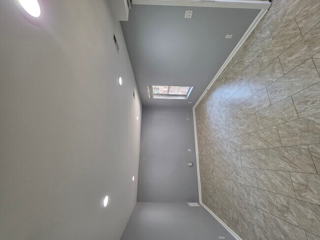 Foto del edificio - 406 Knollwood Ct