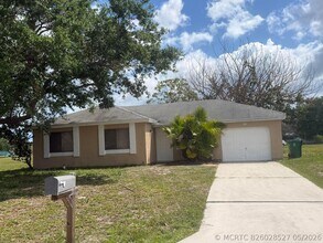 Building Photo - 1131 SE Parrish Ct