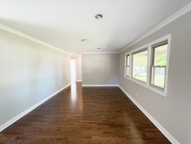 Building Photo - For Rent – Charming 3-Bedroom Home in Fran...