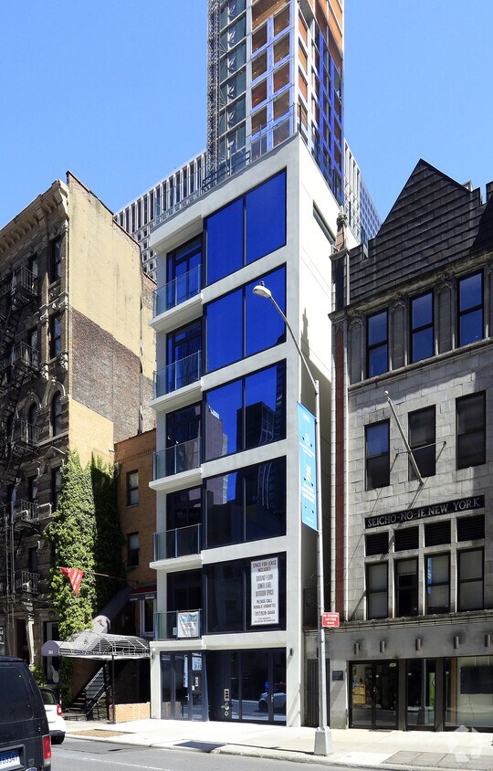 Primary Photo - 245 E 53rd St