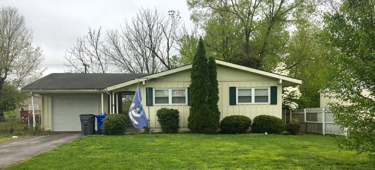 Primary Photo - 564 Parkside Dr