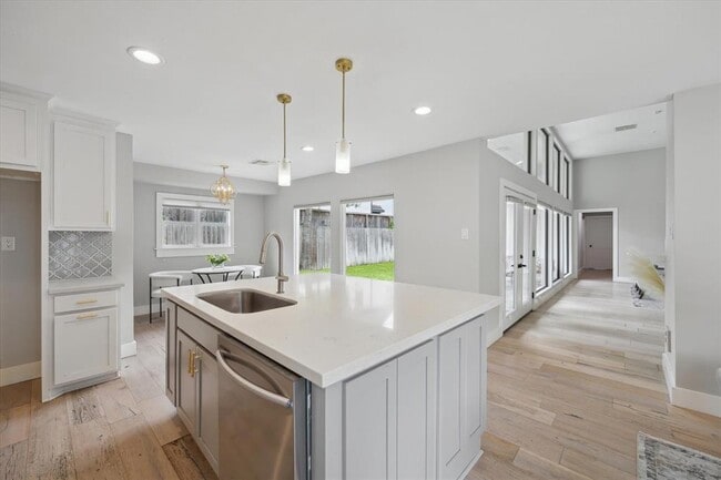 Building Photo - 625 Rancho Bauer Dr