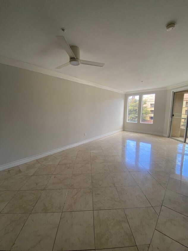Primary Photo - Remodeled 2 Bedroom Condo Just Off the Strip!