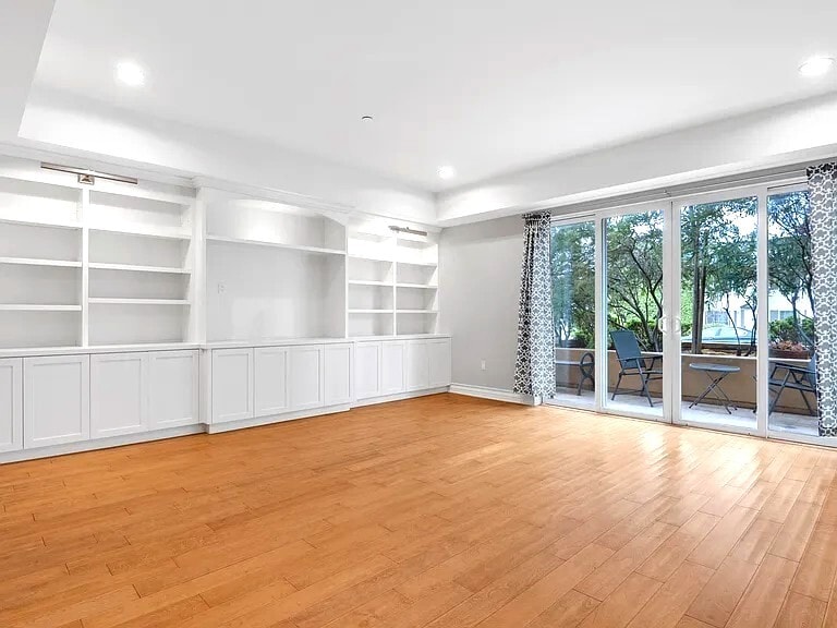 Foto principal - 1530 S Centinela Ave