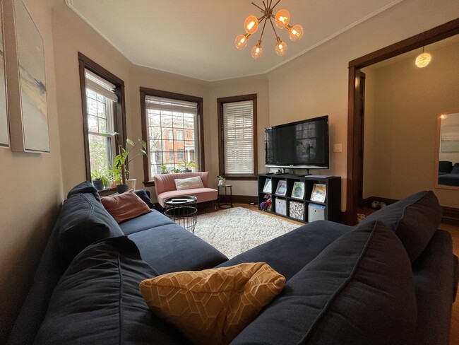 Foto del edificio - 3727 N Lakewood Ave