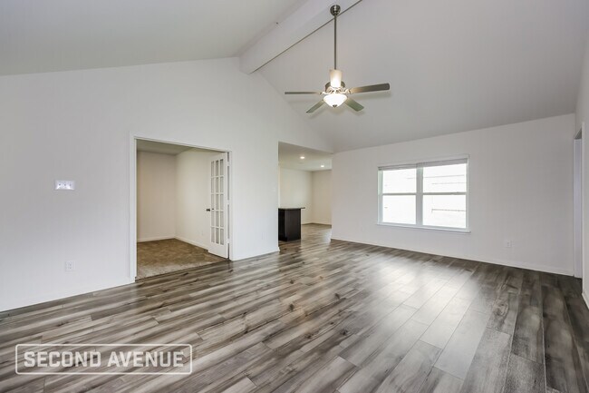 Building Photo - 1321 Woodwinds Dr