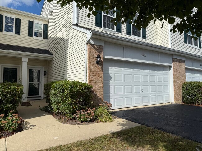 Foto del edificio - 161 Willoughby Ct