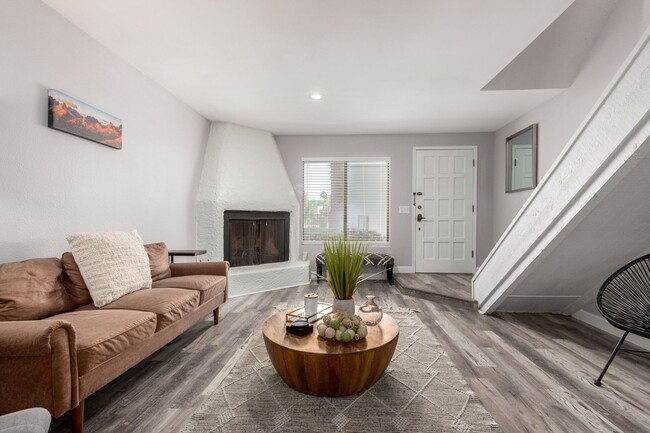 Building Photo - FURNISHED Scottsdale 2/bed/2bath Townhome ...