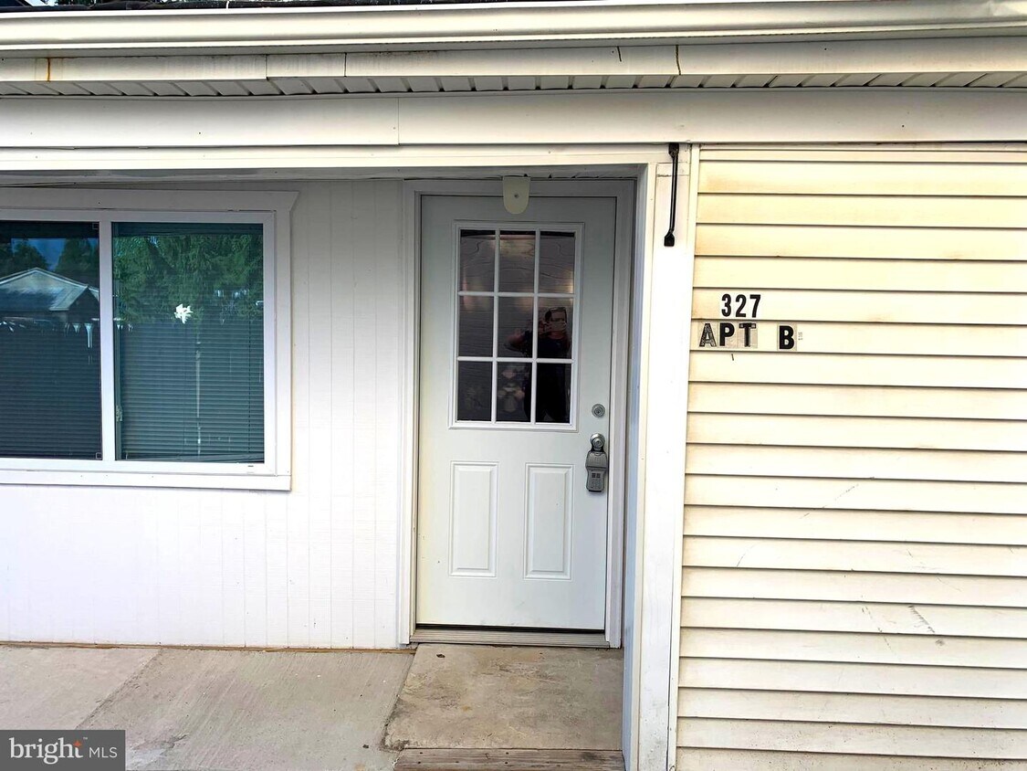 327 Jefferson St, Hagerstown, MD 21740 House Rental in Hagerstown, MD