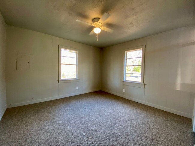 Foto del edificio - 2 Bedroom 1 Bath Home In Bossier City! - S...