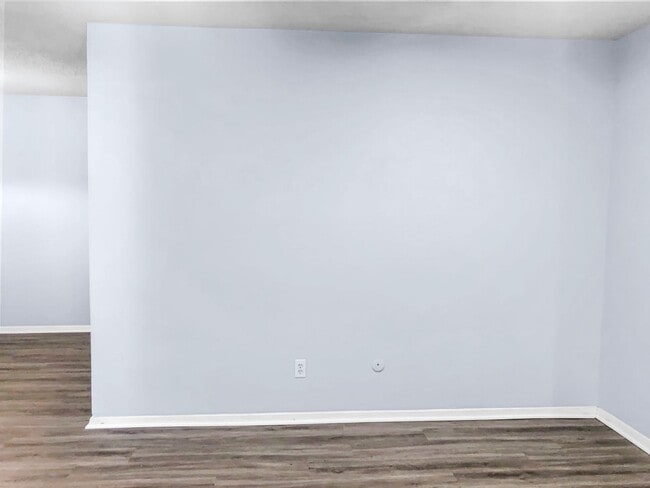 Foto del edificio - 715 Oakwood Ln