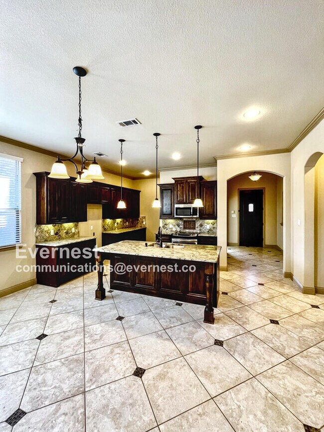 Foto del edificio - 16709 Stillhouse Hollow Ct