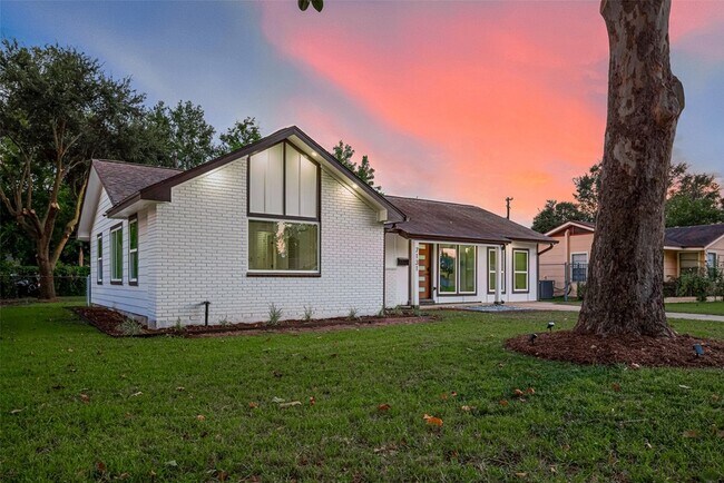 Building Photo - 7131 Mobud Dr