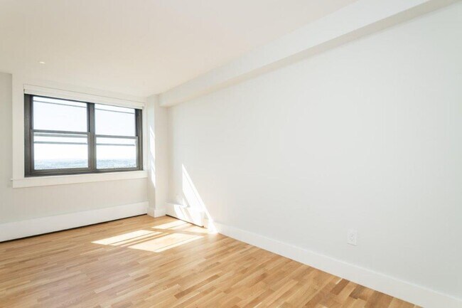 Building Photo - 1410 Columbia Rd