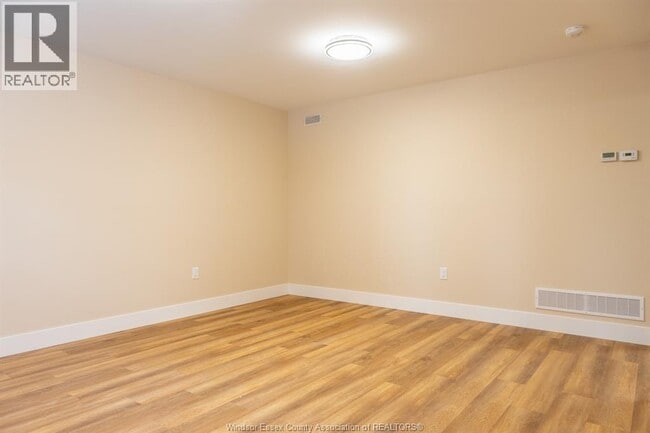 Building Photo - 3495 Bloomfield Rd