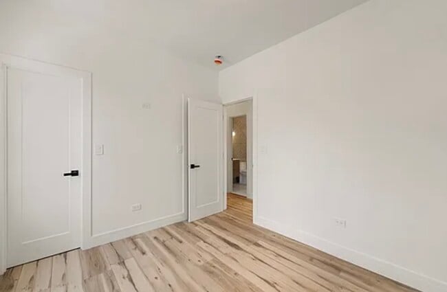 Building Photo - 2913 W 38th St