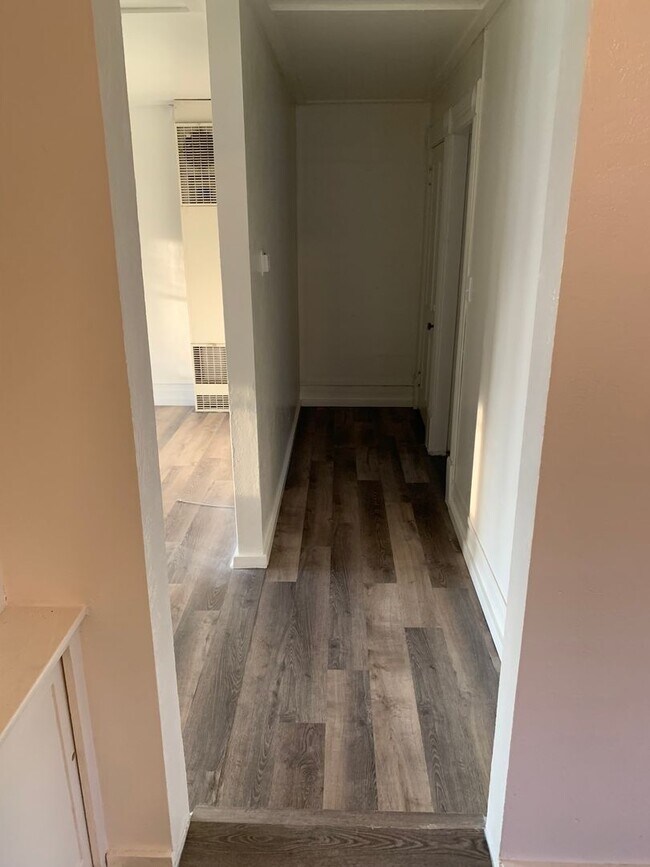 Foto del edificio - 602 S Main St