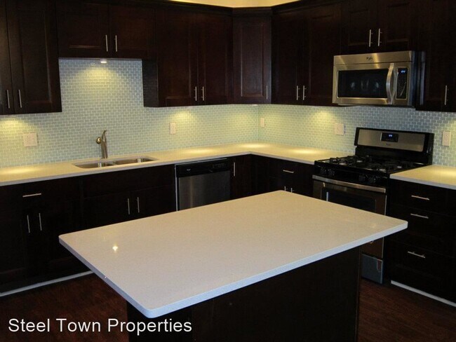 Foto del edificio - 5 br, 2 bath House - 139 S. 15th St.