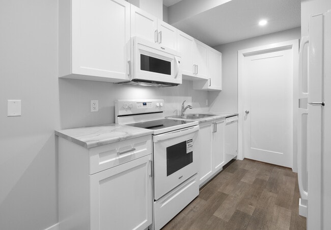 Building Photo - 1358 Erker Cres NW