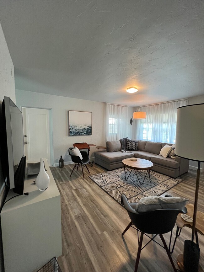 Foto del edificio - 720 Gillespie Ave