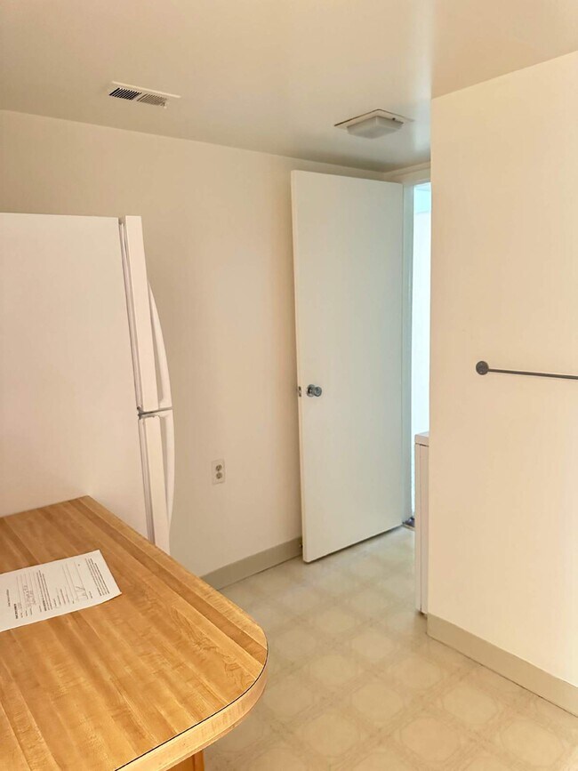 Foto del edificio - Spacious 2 bed 2 bath condo in Reston!