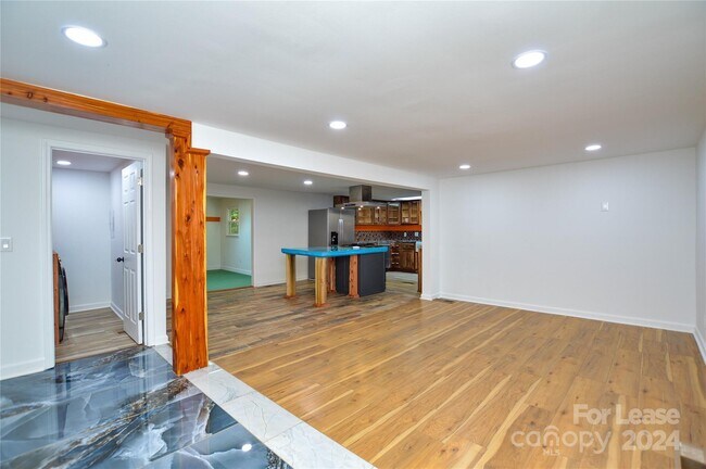 Building Photo - 5821 Hornet Dr