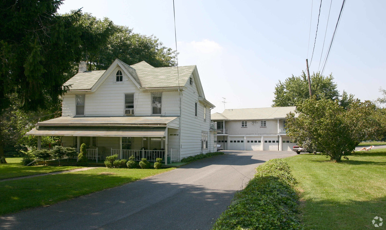 Primary Photo - 221 Pequea Ave
