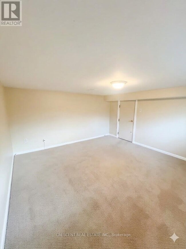 Building Photo - 35 Laburnham Ave