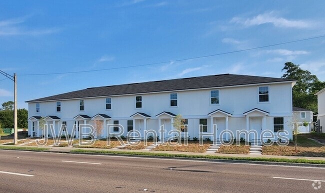 Building Photo - 8492 McGirts Village Ln