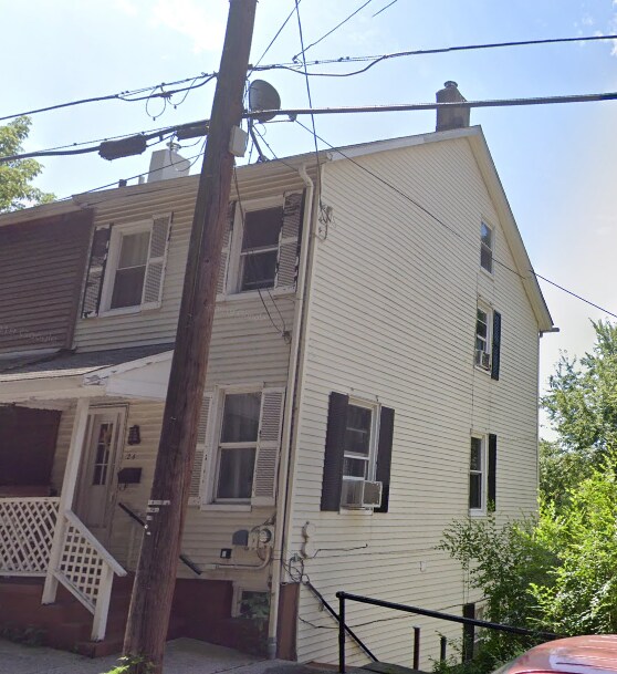 Building Photo - 26 Hudson St