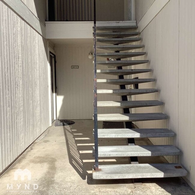 Building Photo - 2624 Sunny Slope Dr