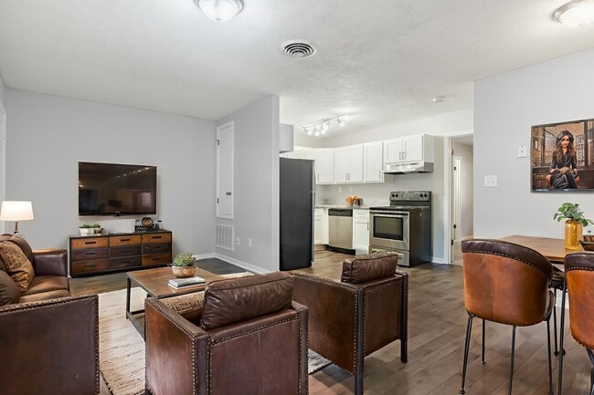 Welcome to Guest House, where modern living meets comfort. Enjoy well-designed spaces, stylish amenities, and a vibrant community. Your ideal home... - Guest House