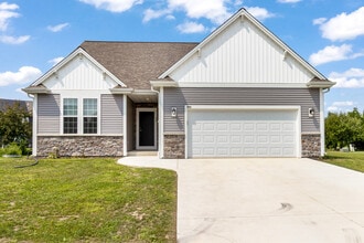 Building Photo - 994 Cascade Cir