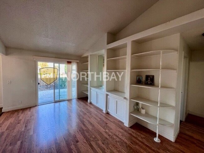 Building Photo - 829 Blackspur Dr