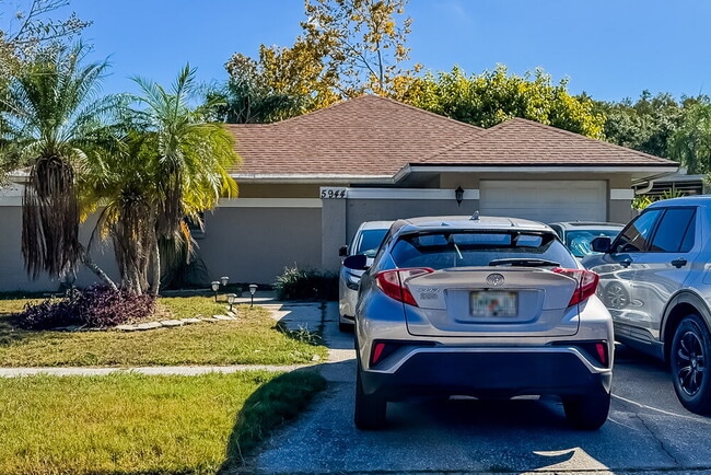 Building Photo - 5944 Birchwood Dr