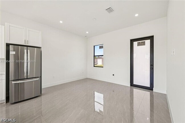 Foto del edificio - 4402 E 19th St
