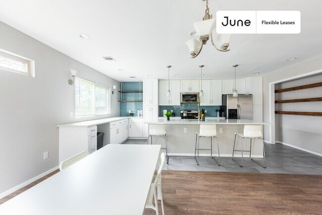 Foto del edificio - 10307 Quail Ridge Drive