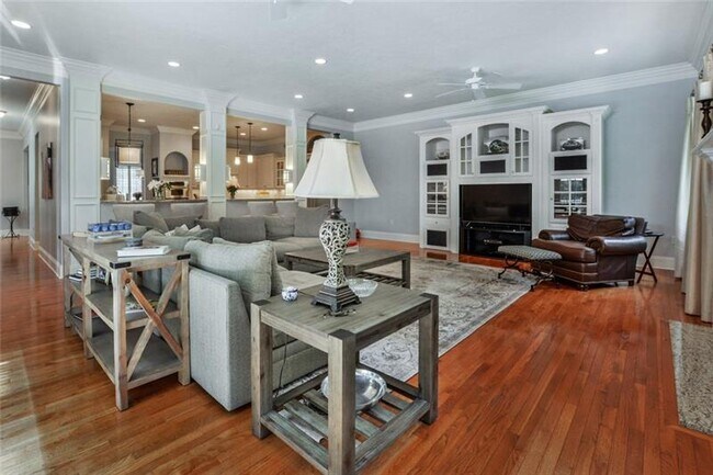 Foto del edificio - 711 Georgetowne Ct