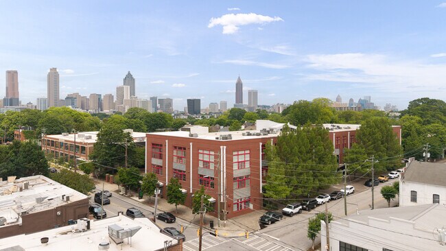Foto del edificio - 572 Edgewood Ave SE