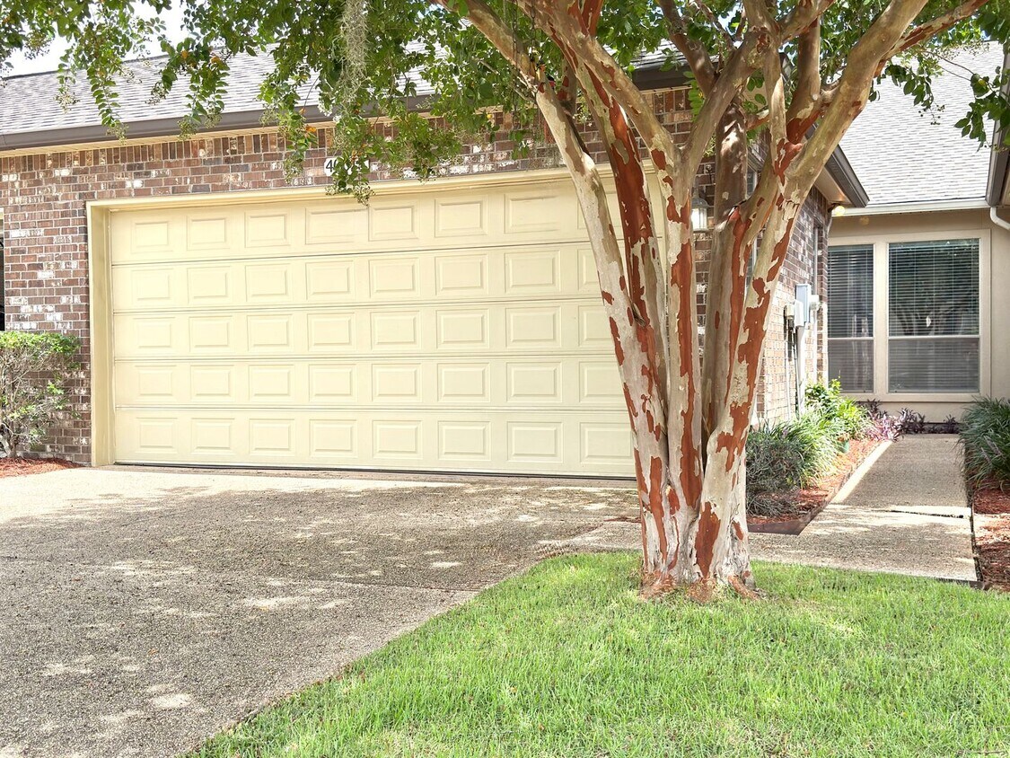 Primary Photo - 3 Bed, 2 Bath Home in Pelican Point – Spac...