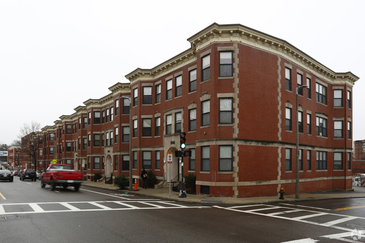 Primary Photo - Dimock-Bragdon Apartments